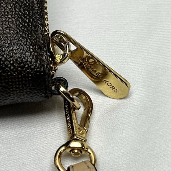 Michael Kors Jet Set Zip Pebble Leather Signature Print Cell Phone Wristlet - Picture 3 of 9